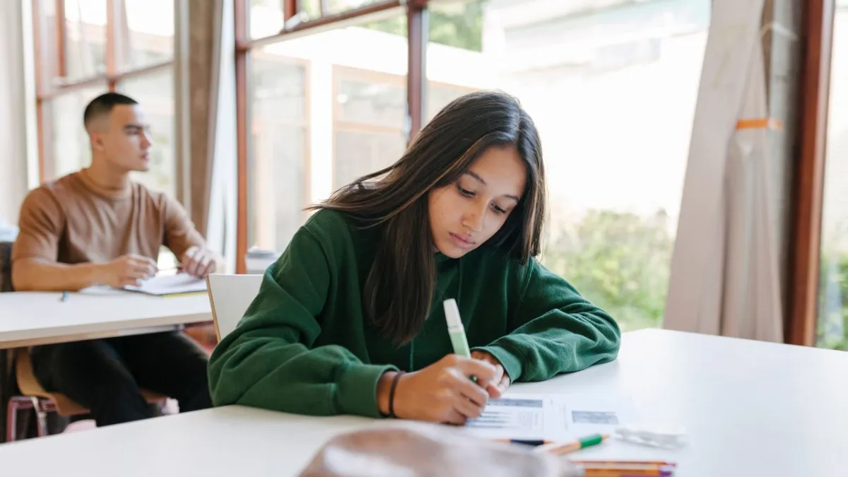 OpenAI avanza en un Problema del Milenio mientras PISA 2025 muestra caída en matemáticas de adolescentes