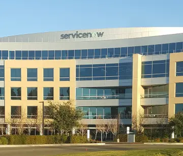 ServiceNow reorienta su negocio hacia IA y ciberseguridad tras adquirir Armis por 7.750 millones