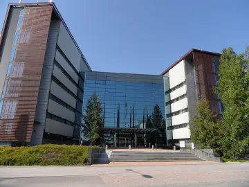 Nokia se reconvierte con la IA: sus redes ópticas para centros de datos impulsan su recuperación bursátil