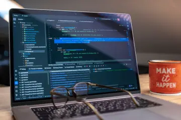 Fotografía de archivo que ilustra: AWS permite escribir bucles de entrenamiento propios para LLM sin gestionar GPUs