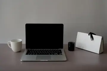 Wired prueba la Mac Studio M5 Ultra y destaca su capacidad para ejecutar modelos de IA en local