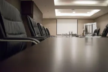 Informe de Experis: el 44% de los CIOs no logra seguir el ritmo del cambio tecnológico por la IA