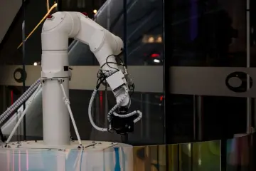 Ollobot presenta OlloNi SS1, robot de inteligencia artificial para combatir la soledad
