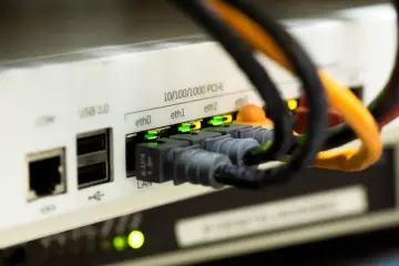 Fotografía de archivo que ilustra: OpenAI presenta MRC, protocolo de red para clústeres de entrenamiento de IA a gran escala
