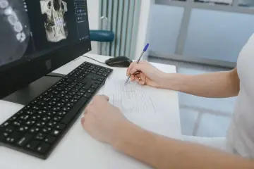 Riesgos de privacidad al compartir datos médicos con ChatGPT, según expertos