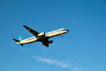 Fotografía de archivo que ilustra: Google y Cathay Pacific amplían pruebas de IA para evitar estelas de condensación