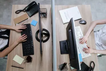 La industria de la IA avanza hacia agentes capaces de actuar dentro de las empresas, no solo responder