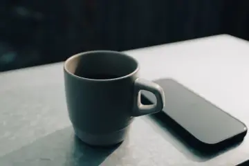 Fotografía de archivo que ilustra: Apple presenta el iPhone Duo plegable y expande Siri AI a Watch y AirPods