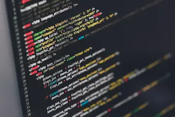 El CEO de J.P. Morgan afirma que la IA multiplicó por diez los riesgos de ciberseguridad tras el caso Mythos