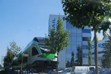 Fotografía de archivo que ilustra: STADLER optimiza el trabajo de conocimiento con ChatGPT en 650 empleados