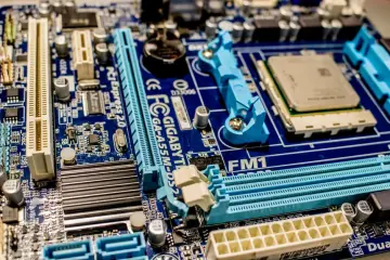Fotografía de archivo que ilustra: Alphabet prevé contabilizar ingresos por sus chips TPU este año y OpenAI podría comprarlos