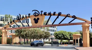 Disney nombra a su primer CTO al exCEO de Character.AI, empresa que había acusado de infracción