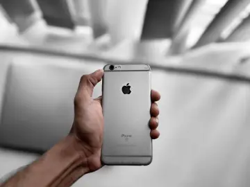 Apple presenta Siri AI con IA generativa on-device en iOS 27