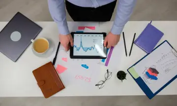Salesforce presenta una arquitectura para gobernar agentes y modelos de IA en empresas