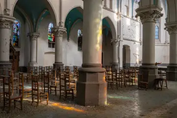 Anthropic explora el posible bienestar y consciencia de Claude, y choca con el Vaticano