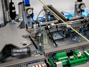 Eka Robotics se valora en 1.450 millones tras una ronda de 150 millones con un modelo de manipulación robótica