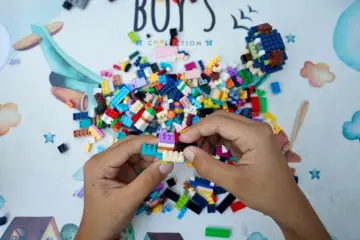 Fotografía de archivo que ilustra: CodeeBots: plataforma educativa de programación con bloques magnéticos y tutor de voz IA