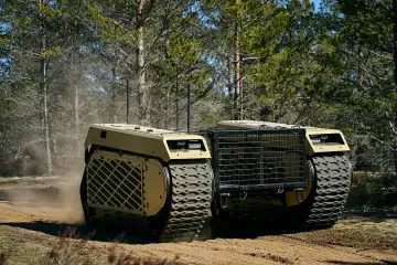 Fotografía de archivo que ilustra: Ucrania despliega robots terrestres transportados por drones para reducir bajas en el combate