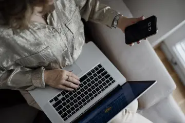 Fotografía de archivo que ilustra: Los agentes de código hacen viable la automatización casera al reducir el coste de escribir software
