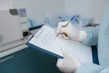 Cómo usar la IA con documentos personales sin exponer tus datos: qué quitar y qué modos elegir