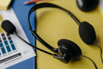 Fotografía de archivo que ilustra: Jabra presenta Evolve3: auriculares profesionales con IA para entornos híbridos