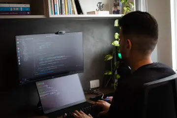 OpenAI lanza GPT-5.3 Codex, modelo agente especializado en programación, minutos después de Anthropic