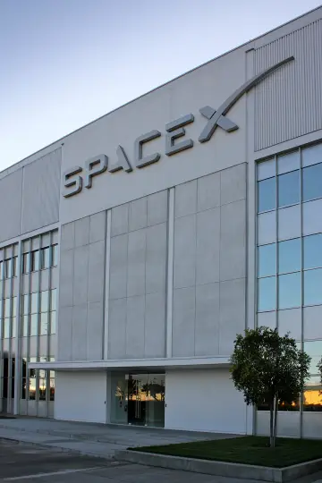 SpaceXAI evalúa comprar datos de startups quebradas para entrenar a Grok, con obstáculos legales en Europa