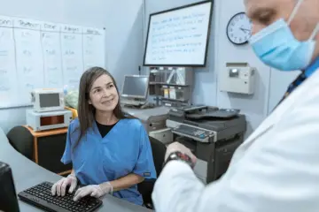 Fotografía de archivo que ilustra: Cohere Health digitaliza políticas clínicas con agentes IA en AWS Bedrock