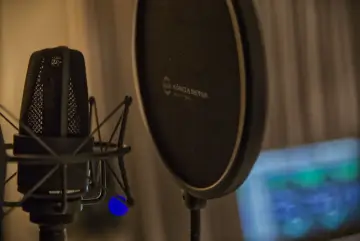 Google integra Adobe, Peloton y Airtable en Gemini y lanza TTS que clona voces en 30 segundos