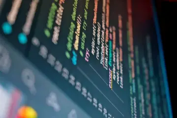 IBM Bob, agente de IA para desarrolladores, vulnerable a inyección de prompts y malware