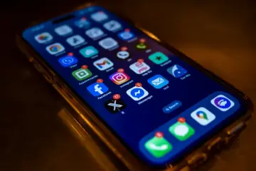 Periodista de Wired prueba el agente de IA Instinct: ahorros, errores y riesgos de seguridad