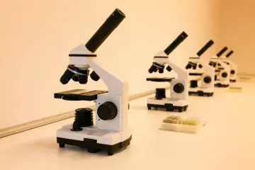 Fotografía de archivo que ilustra: OpenAI presenta GeneBench-Pro, benchmark para IA en genomica y biologia