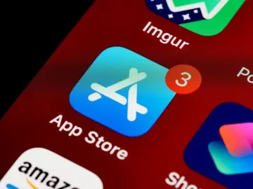 Apple prohíbe en App Store las apps de IA que generen imágenes íntimas no consentidas
