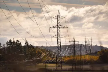 Reino Unido enfrenta cuello de botella de 140 datacenters con demanda de 50 GW