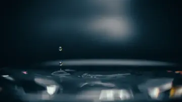 Cuánta agua consume una consulta a un chatbot de IA depende de lo que se mida y de dónde proceda