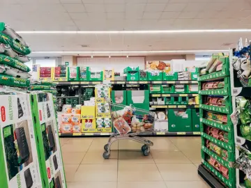 Fotografía de archivo que ilustra: Walmart abre sus tiendas a agentes de IA externos bajo control del usuario; Amazon los veta