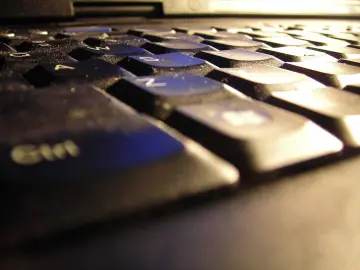 UNAM bloquea 1.117 aspirantes por fraude en examen de admisión online mediante IA