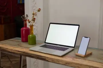 Motorola presenta el Razr Fold y la plataforma IA Qira en CES 2026