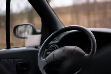 Agentes de IA fallan al conducir un coche real: 8 de 11 intentos acaban en colisión