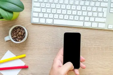 Google permite crear apps privadas para Android con IA desde AI Studio y publicarlas en Google Play