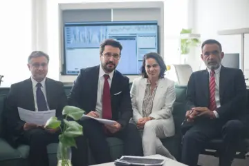 Fotografía de archivo que ilustra: Wall Street cierra con fuertes pérdidas por temor a nueva crisis competitiva en chips de IA