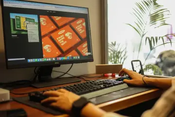 Fotografía de archivo que ilustra: La IA acelera la programación en código abierto, pero llena a los mantenedores de envíos de baja calidad