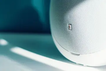 Fotografía de archivo que ilustra: OpenAI desarrolla altavoz inteligente sin pantalla con Jony Ive para 2027