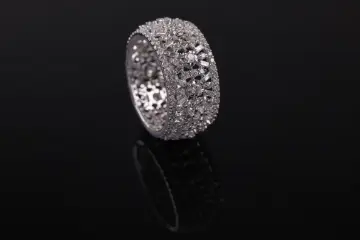 Natura presenta un anillo de USD 99 que conecta varios asistentes de IA con un botón