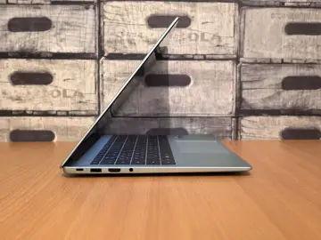 Microsoft lanza Surface Laptop Ultra y RTX Spark Dev Box con chip Nvidia para IA local