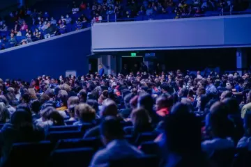 AWS Bedrock AgentCore: asistente inteligente para eventos con memoria persistente y autenticación