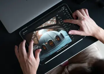Adobe integra un editor interactivo de Photoshop y Acrobat en el panel lateral de ChatGPT