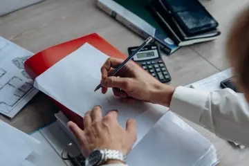 Fotografía de archivo que ilustra: GPT-5.2 Pro ayuda a derivar amplitudes de gravitones en física cuántica