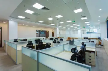 MRH Trowe despliega agentes de IA autoservicio para 400 empleados con AWS Bedrock AgentCore