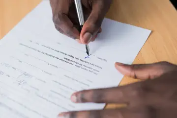 Las nuevas condiciones de Meta trasladarían a los clientes la responsabilidad por errores de su IA